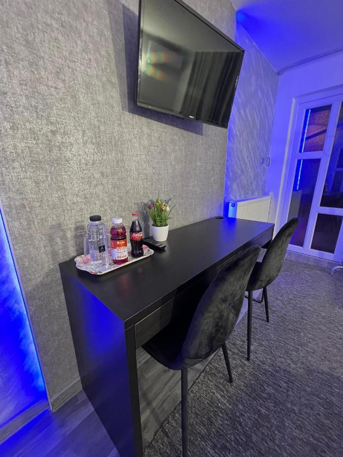 Vila Delia Hotel Орадеа Екстериор снимка
